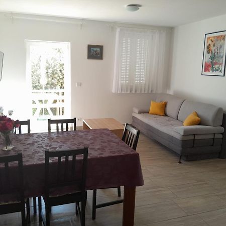 Apartment Mikic Cunski Екстер'єр фото