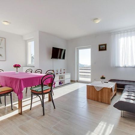 Apartment Mikic Cunski Екстер'єр фото