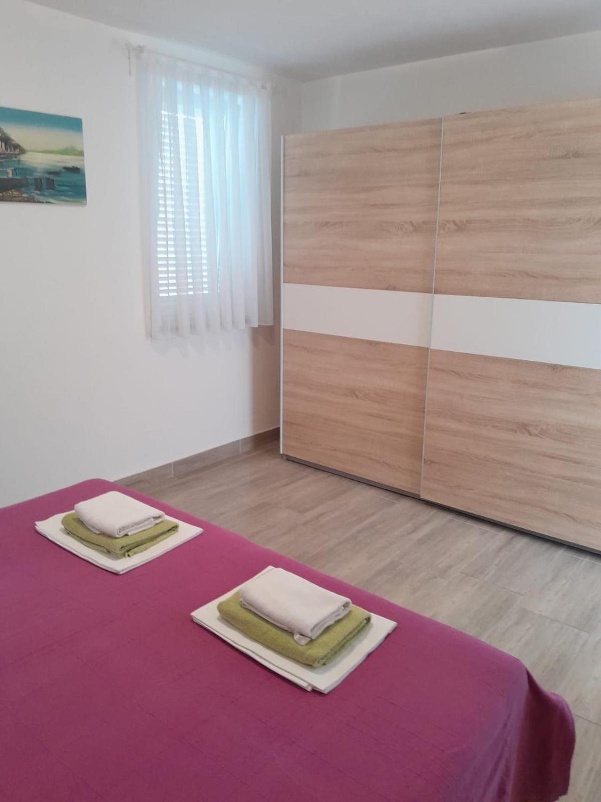 Apartment Mikic Cunski Екстер'єр фото