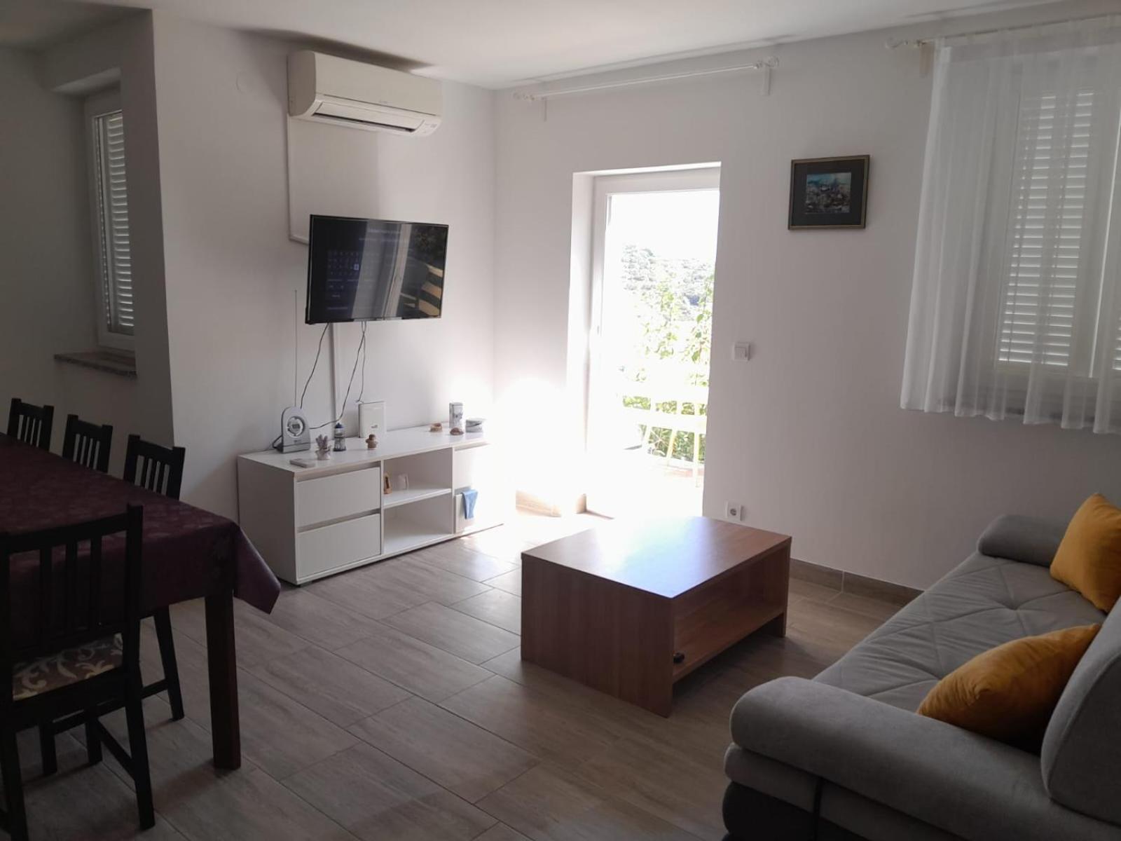 Apartment Mikic Cunski Екстер'єр фото
