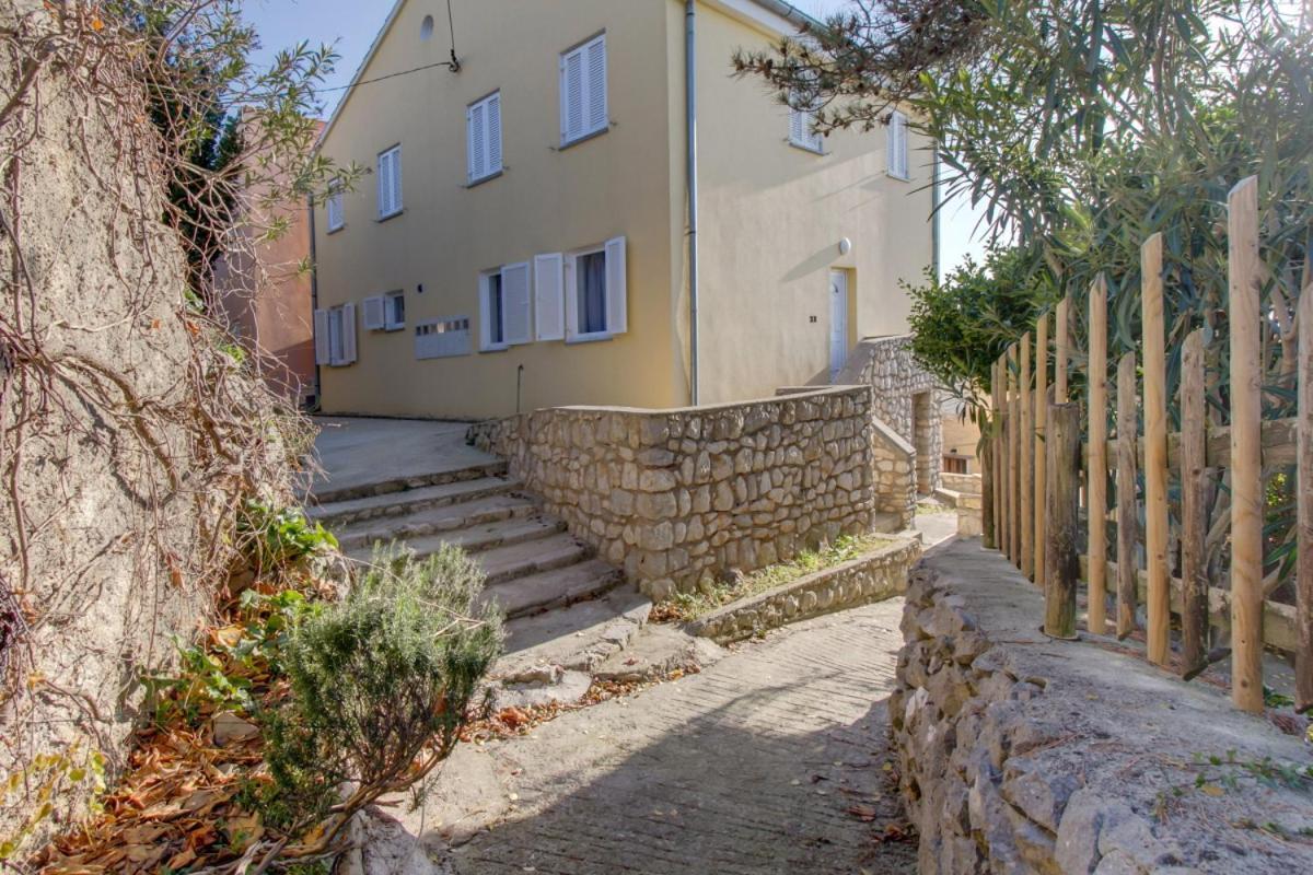 Apartment Mikic Cunski Екстер'єр фото