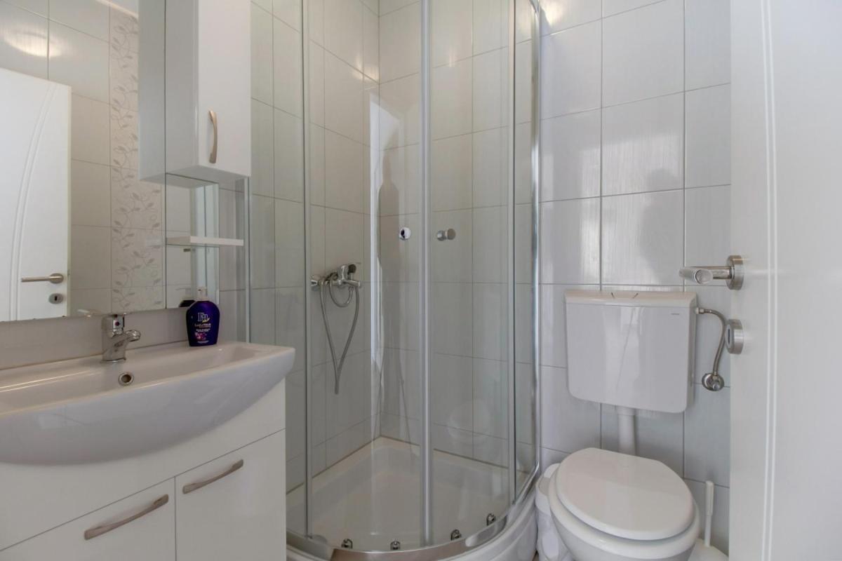 Apartment Mikic Cunski Екстер'єр фото